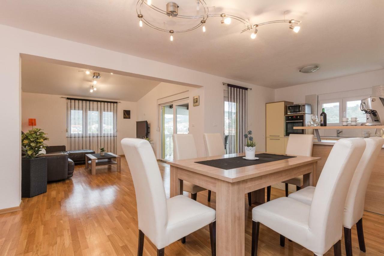 Apartment Natalie Sea View With 3 Bedrooms And Everything Is Air-Conditioned Sali Ngoại thất bức ảnh