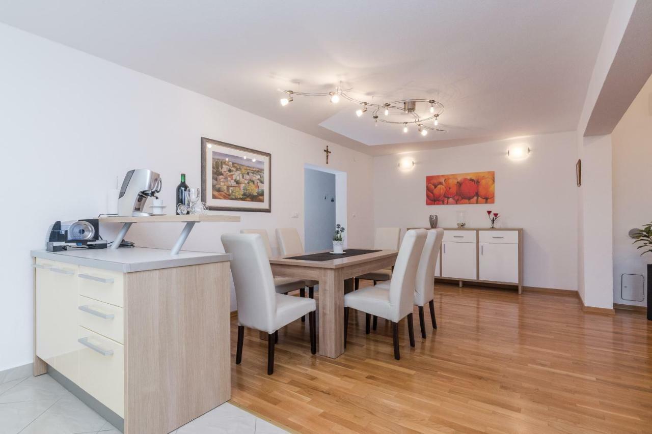 Apartment Natalie Sea View With 3 Bedrooms And Everything Is Air-Conditioned Sali Ngoại thất bức ảnh