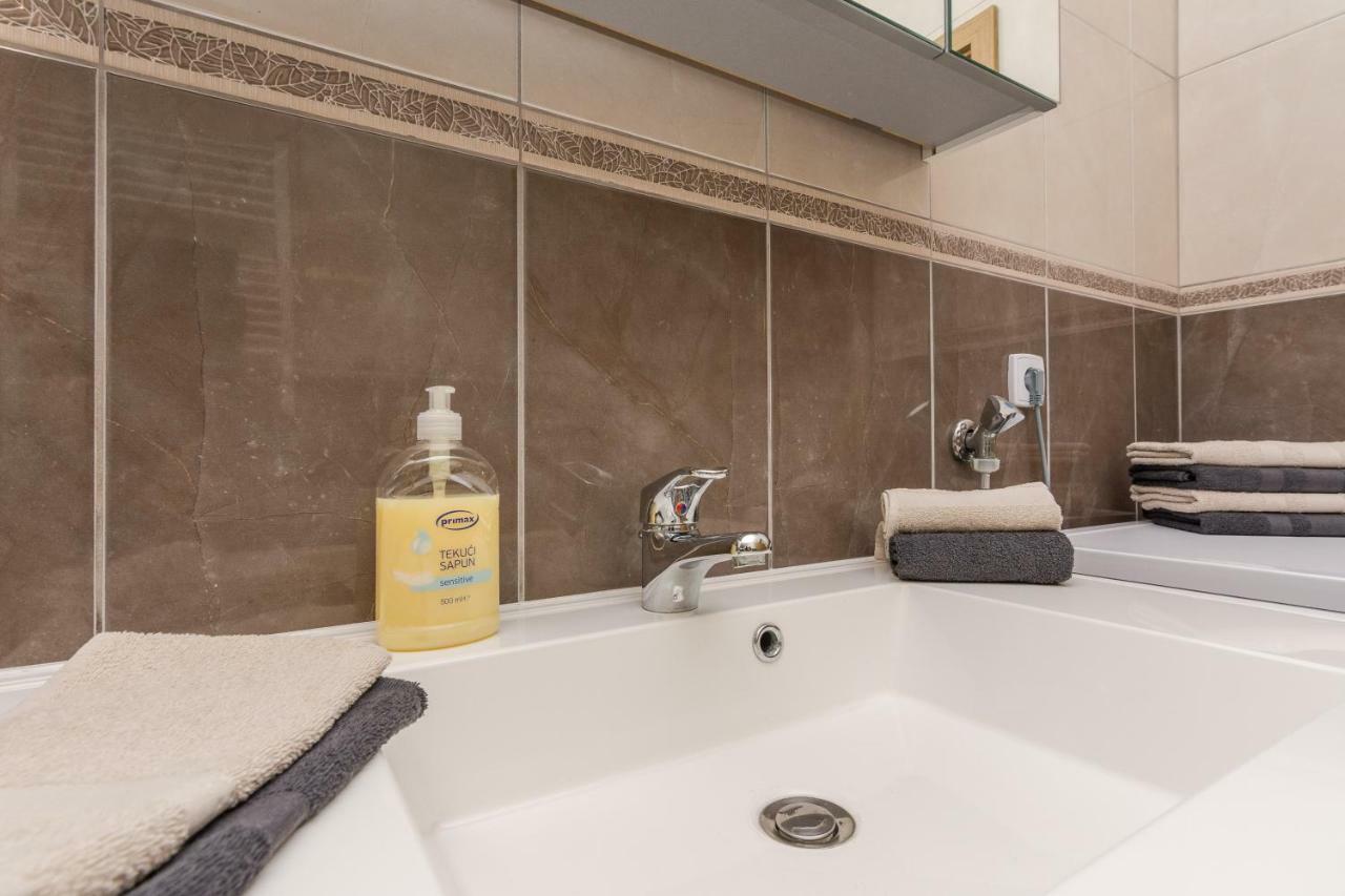 Apartment Natalie Sea View With 3 Bedrooms And Everything Is Air-Conditioned Sali Ngoại thất bức ảnh
