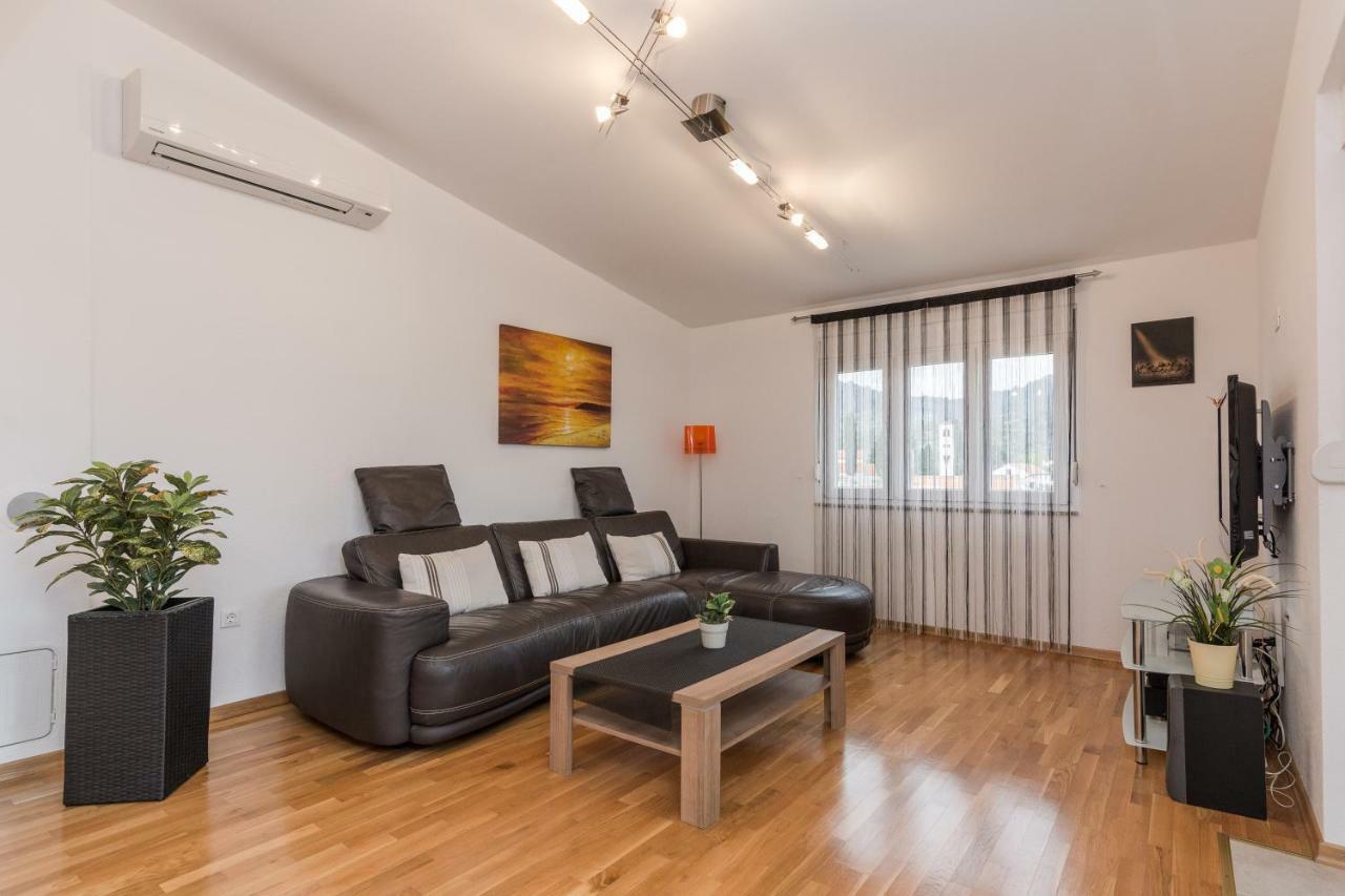 Apartment Natalie Sea View With 3 Bedrooms And Everything Is Air-Conditioned Sali Ngoại thất bức ảnh